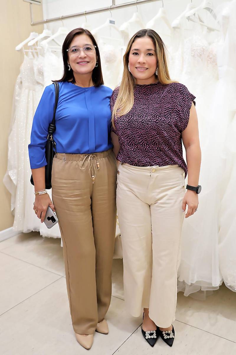 Aniutka y Ani Casanova.