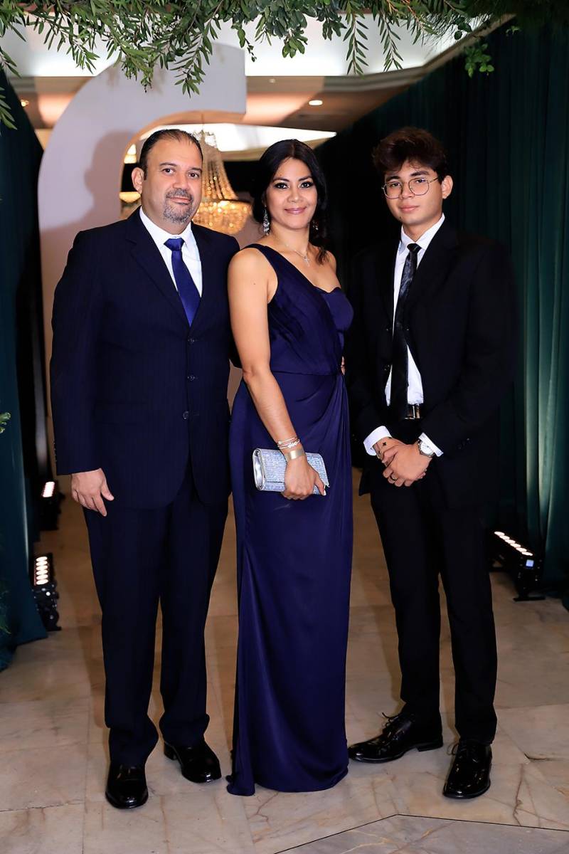 Fiesta de la prom 2025 de la Academia Los Pinares