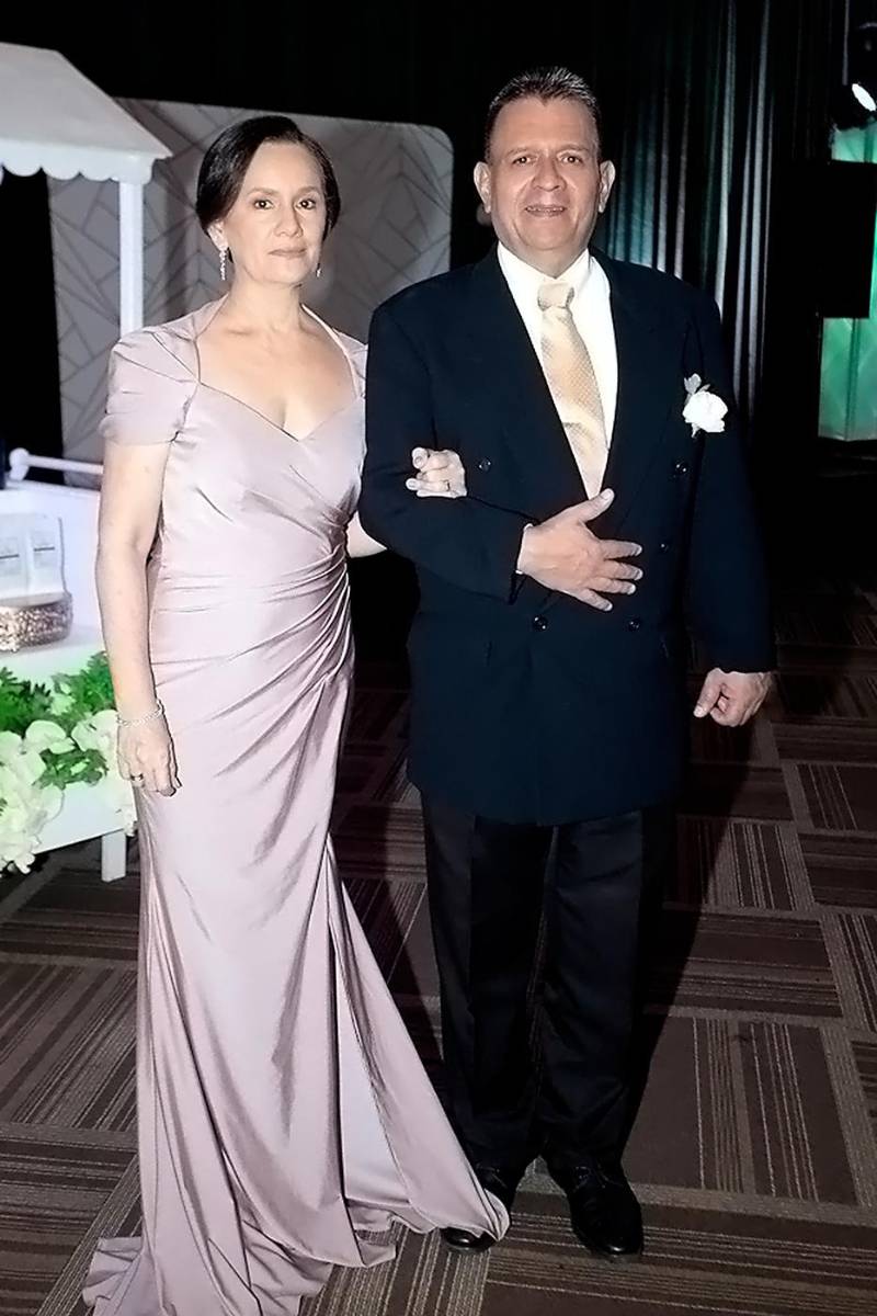 Sonia Flores y Eduardo Davadi, padres de la novia