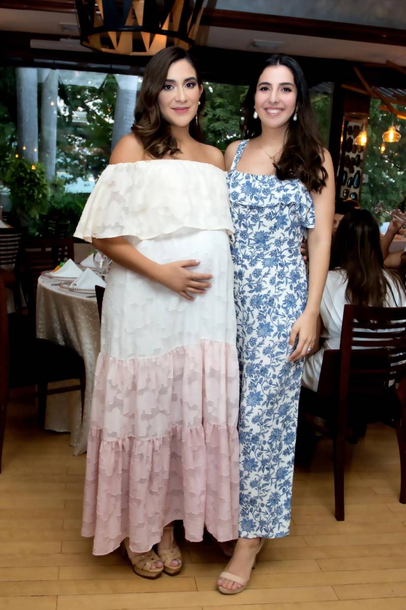 Ángela Andonie y Fabiola Panting. 