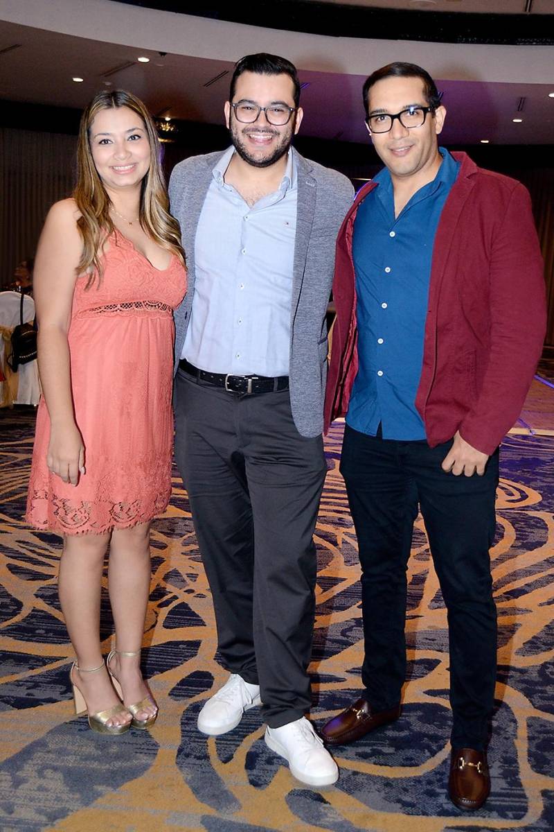 Melany Flores, Garbriel Ortez y Nasry Siwady.
