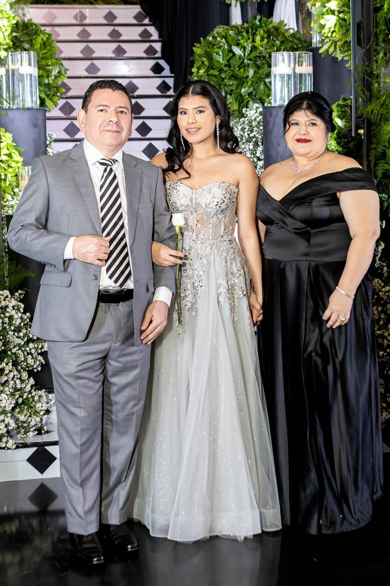Desfile de la prom 2026 de Antares y Aldebarán