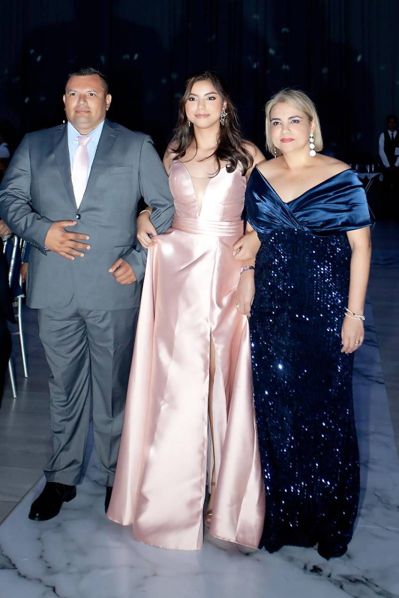 Wilmer y Karla Espinal, con su hija Alejandra.