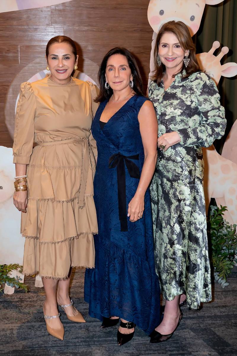 Ligia Hall, Sandra Canahuati y Rosemary Canahuati. 