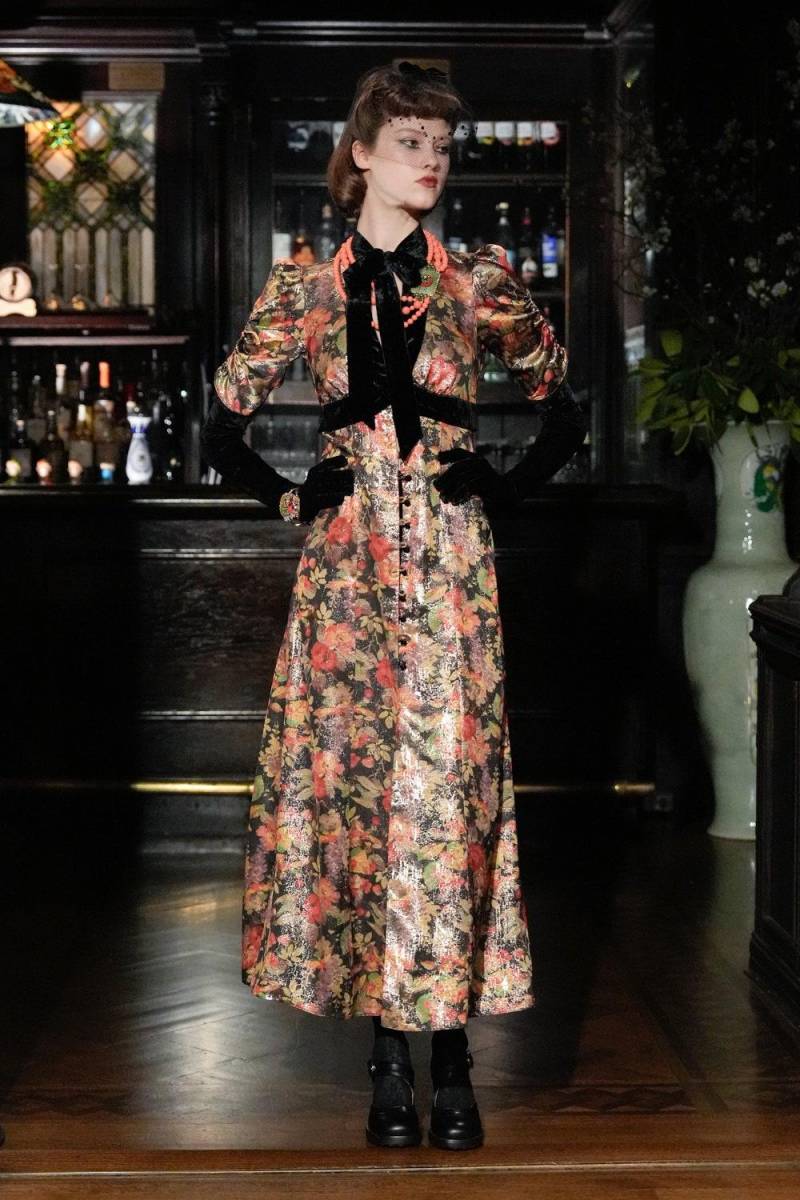 Fantasía y glamour en la colección de Anna Sui