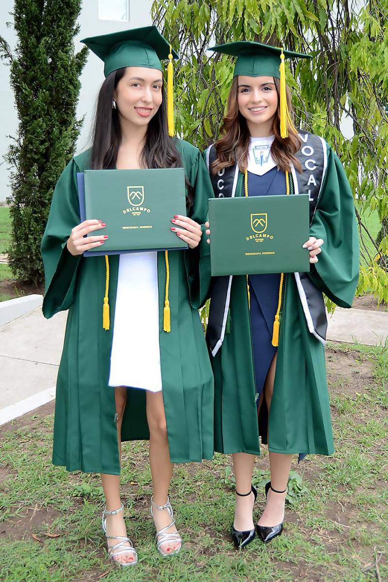 Adriana Zelaya y Andrea Haddad.
