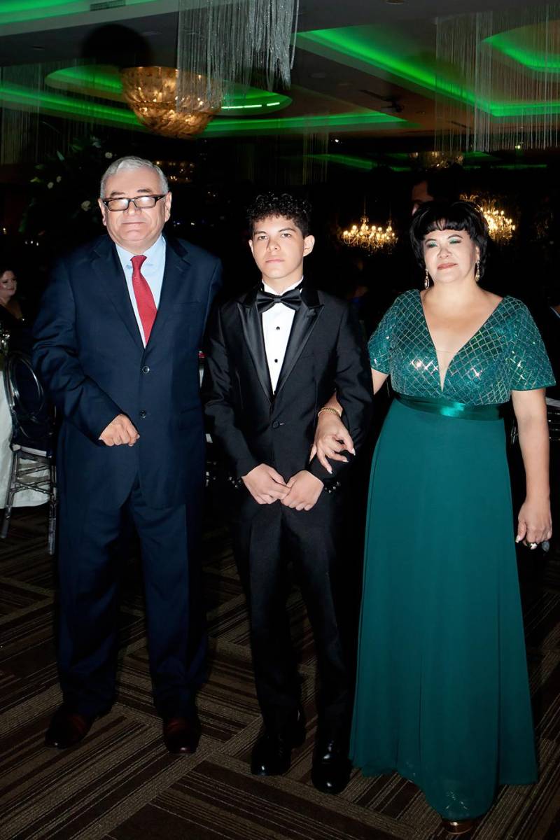 Mario, José y Katy Burgos.