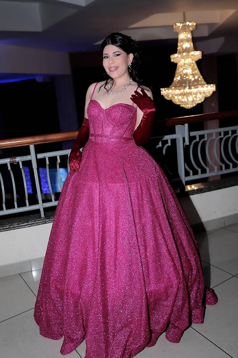Looks de la prom 2024 del Instituto San José del Carmen