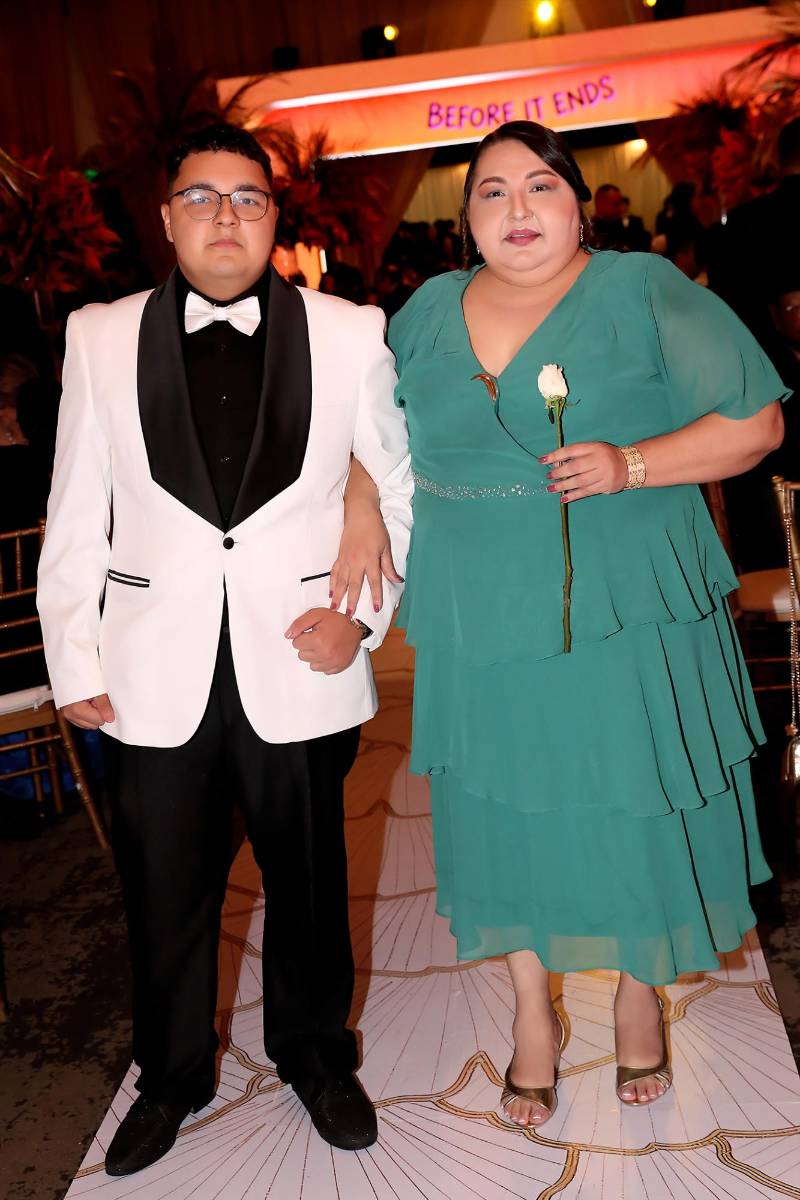 Miguel Martinez y su madre Marbely Martinez. 