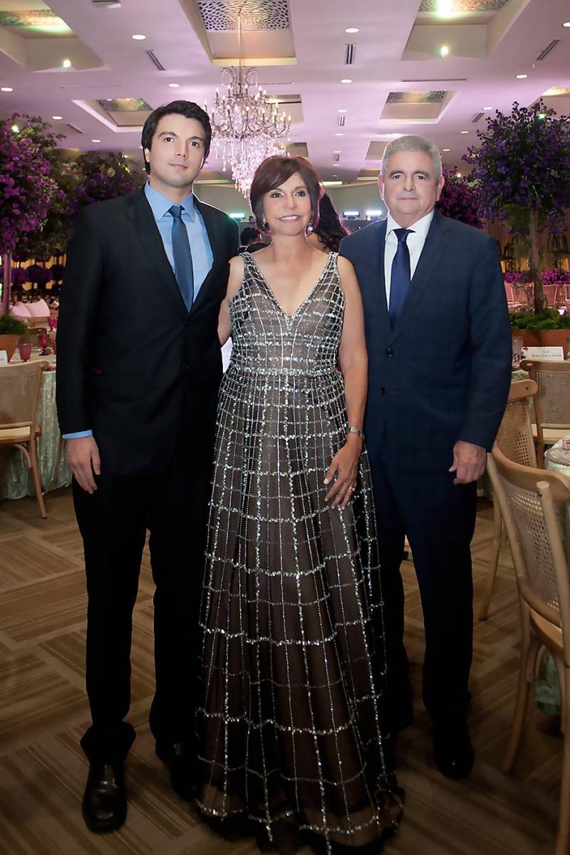 Luciano Milla con sus padres: Marisa y Luciano Milla.