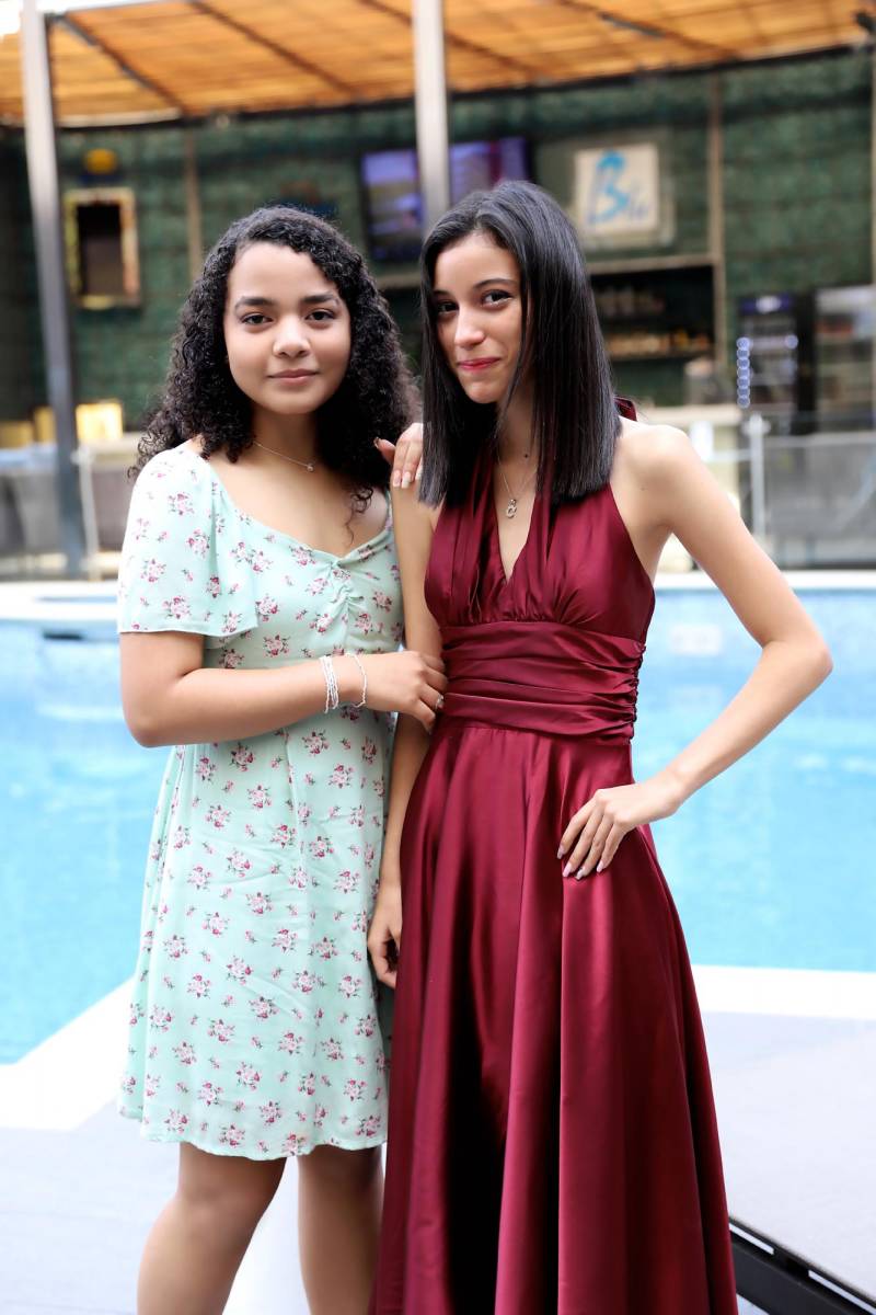 Gabriela Fuentes y Cindy Pinot.