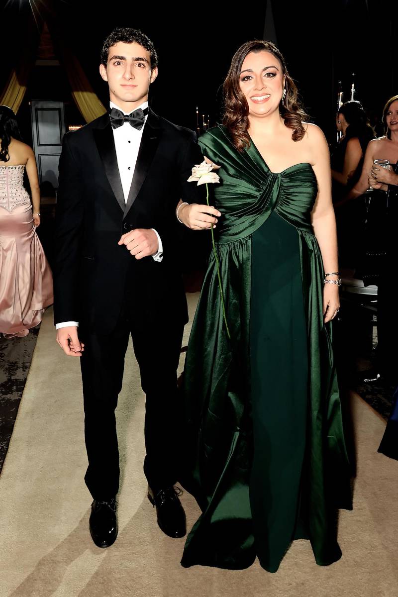 Desfile de padres e hijos en la Prom 2026 de la Escuela Americana de Tegucigalpa