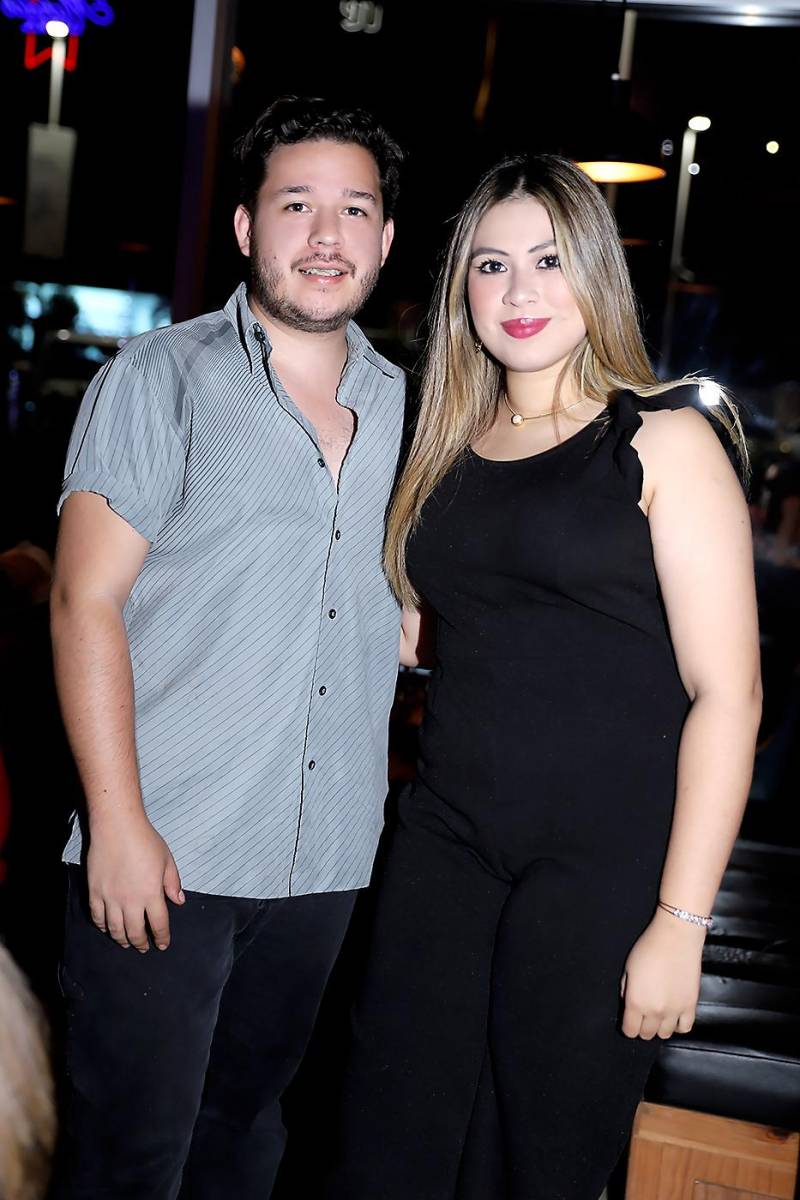 Andrés García e Isabella Rivas.