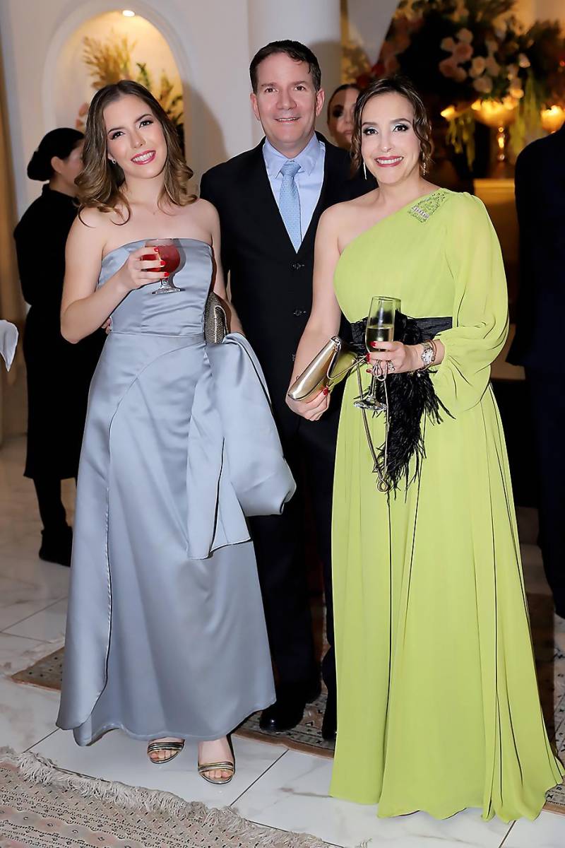Así fue la boda de Próspero Castellanos y María Isabel Simón