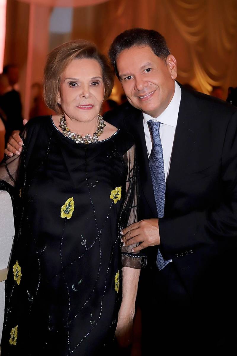 Así fue la boda de Próspero Castellanos y María Isabel Simón