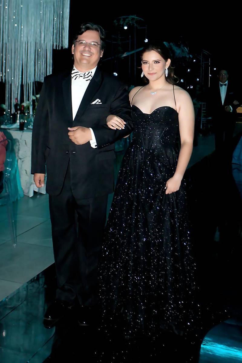 Isabella Deras y su padre José María Deras.