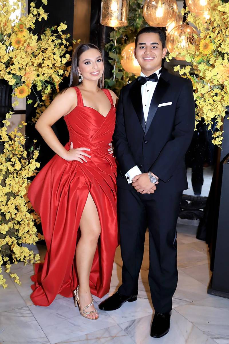 Fiesta de la prom 2025 de DelCampo School