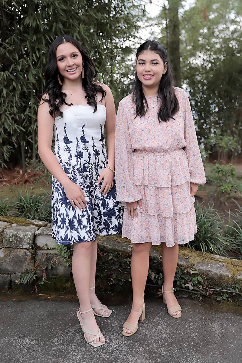 Valentina Zúñiga y Elisa Godoy.