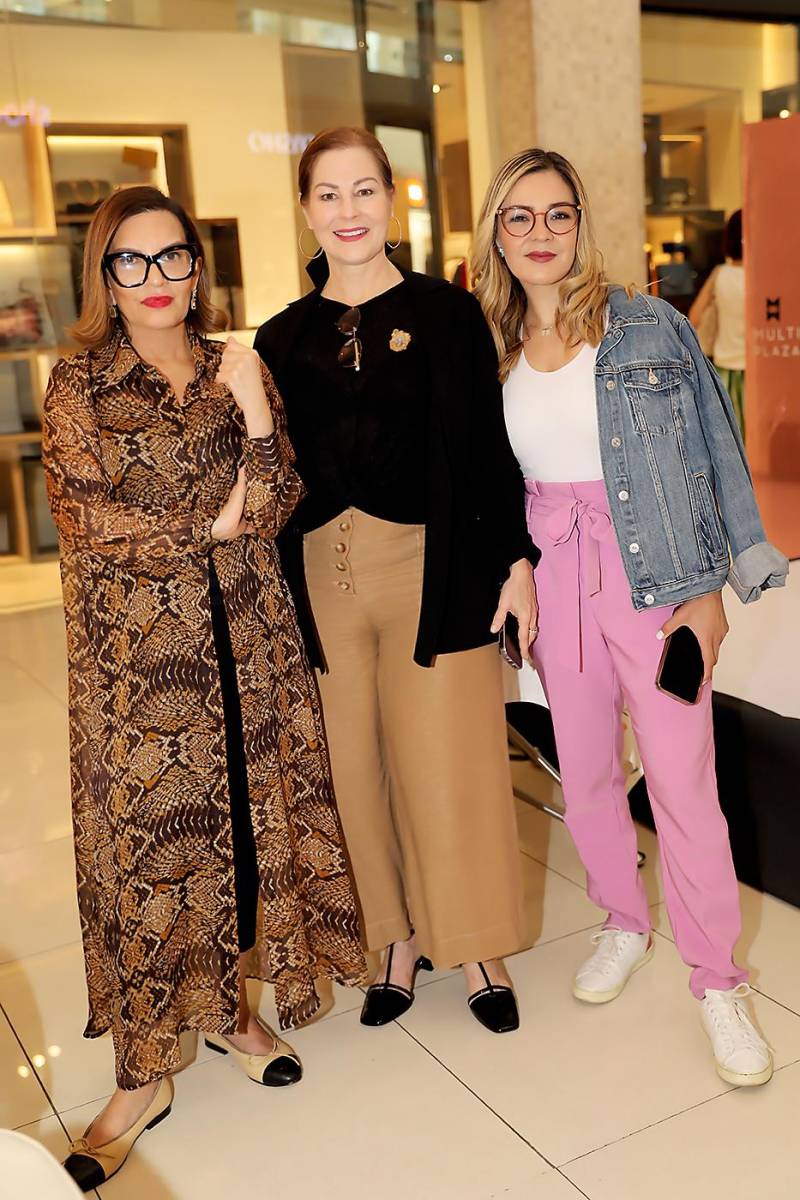 Blanca Bendeck, Mayte Elvir y Skarly Casco.