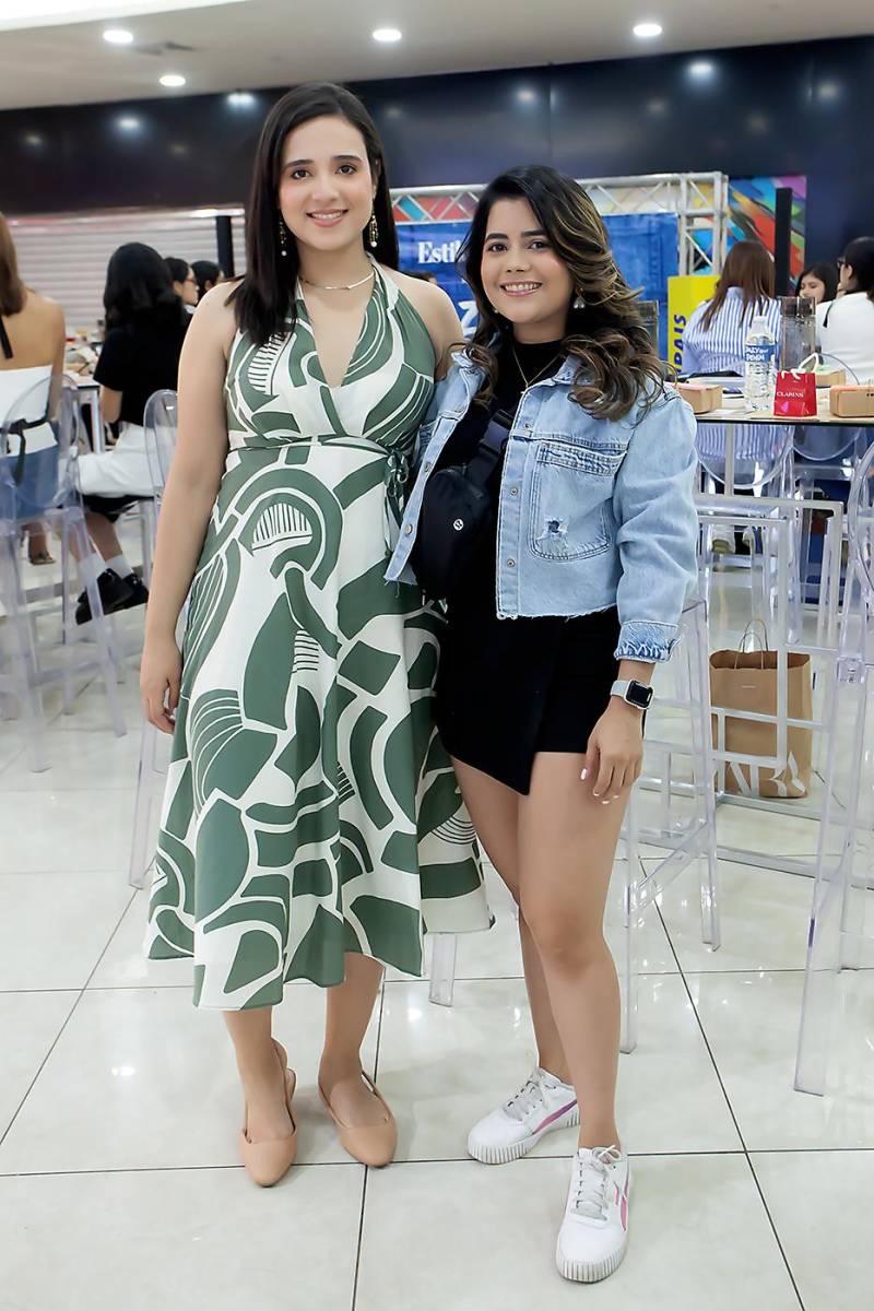 Kathia Flores y Jacqueline Rivera.