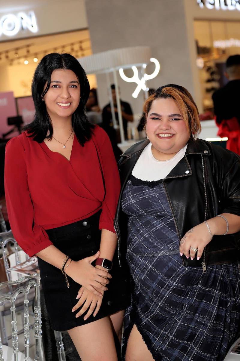 Eymy Trujillo y María José Valladares.