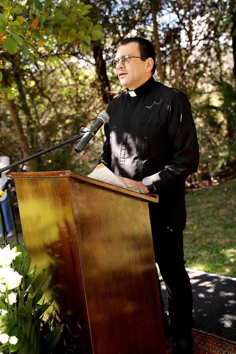 El padre Carlo Magno