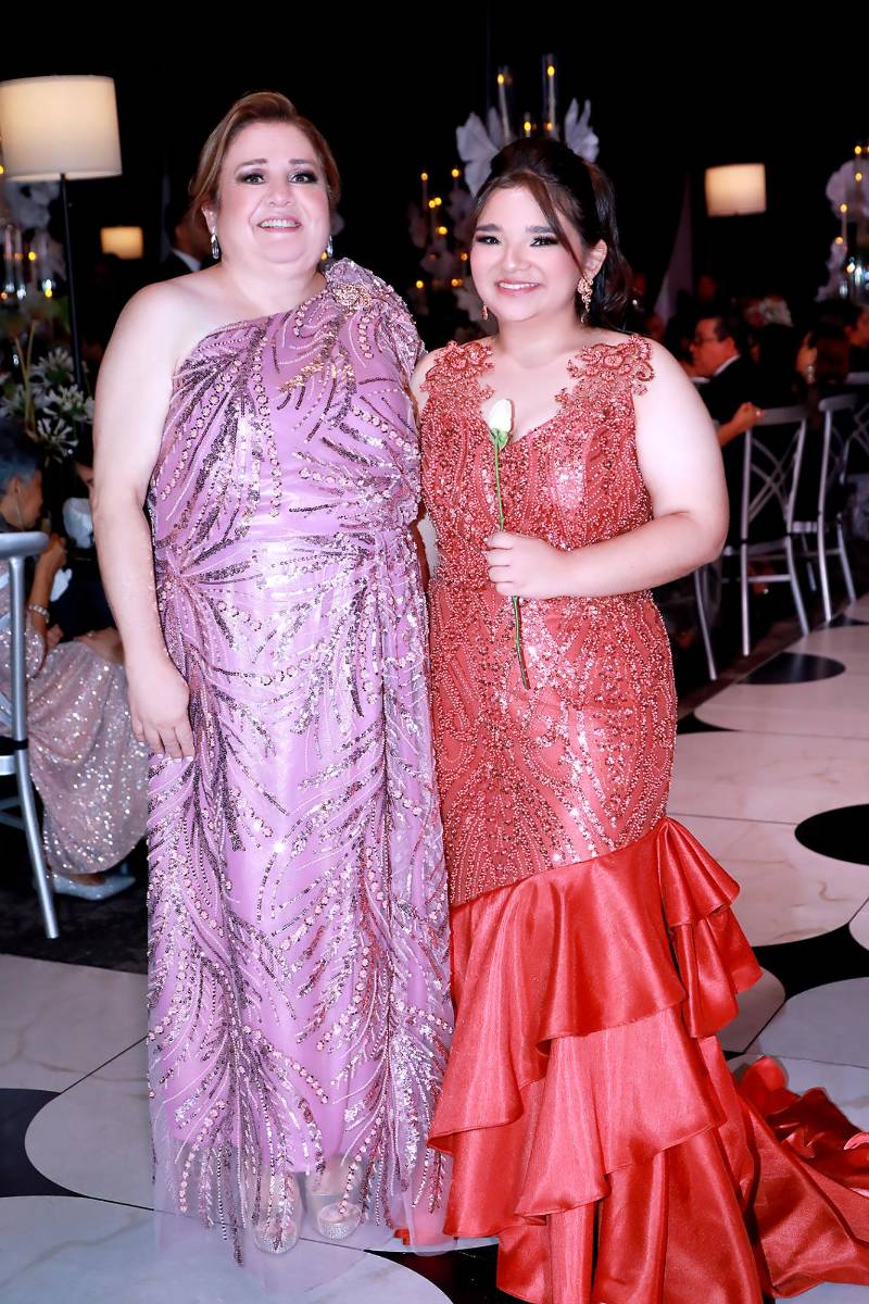 Sophie Enamorado y su madre Marizol Rodríguez.