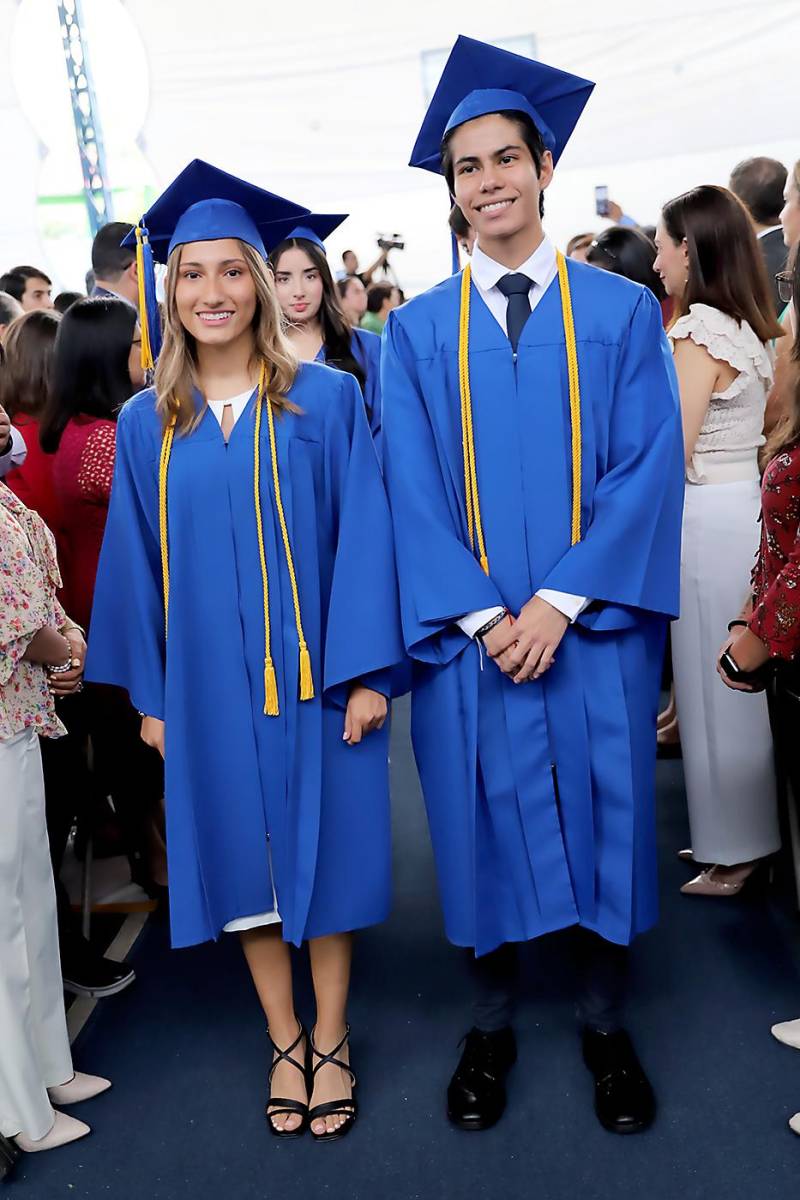 Andrea Orellana y Carlos Peralta