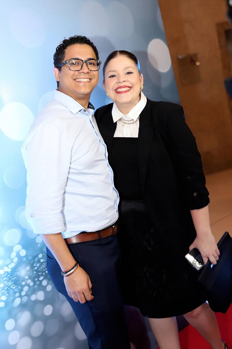Alex Sauceda y Melissa Cáceres