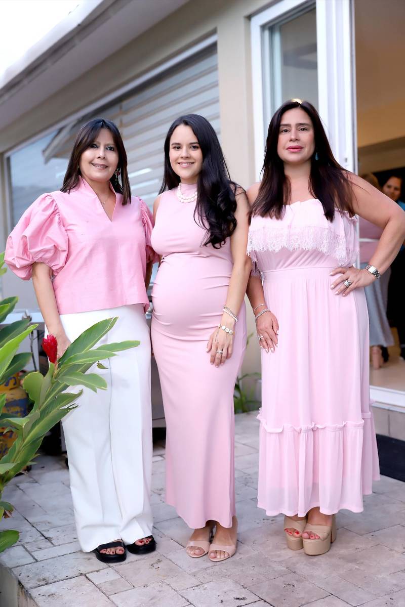 Titi Leiva, Isabella Batres y Saramelia Leiva