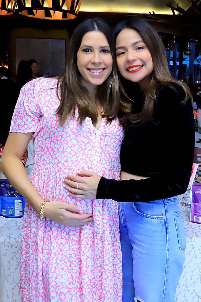 Michelle Marzan y Mariana León.