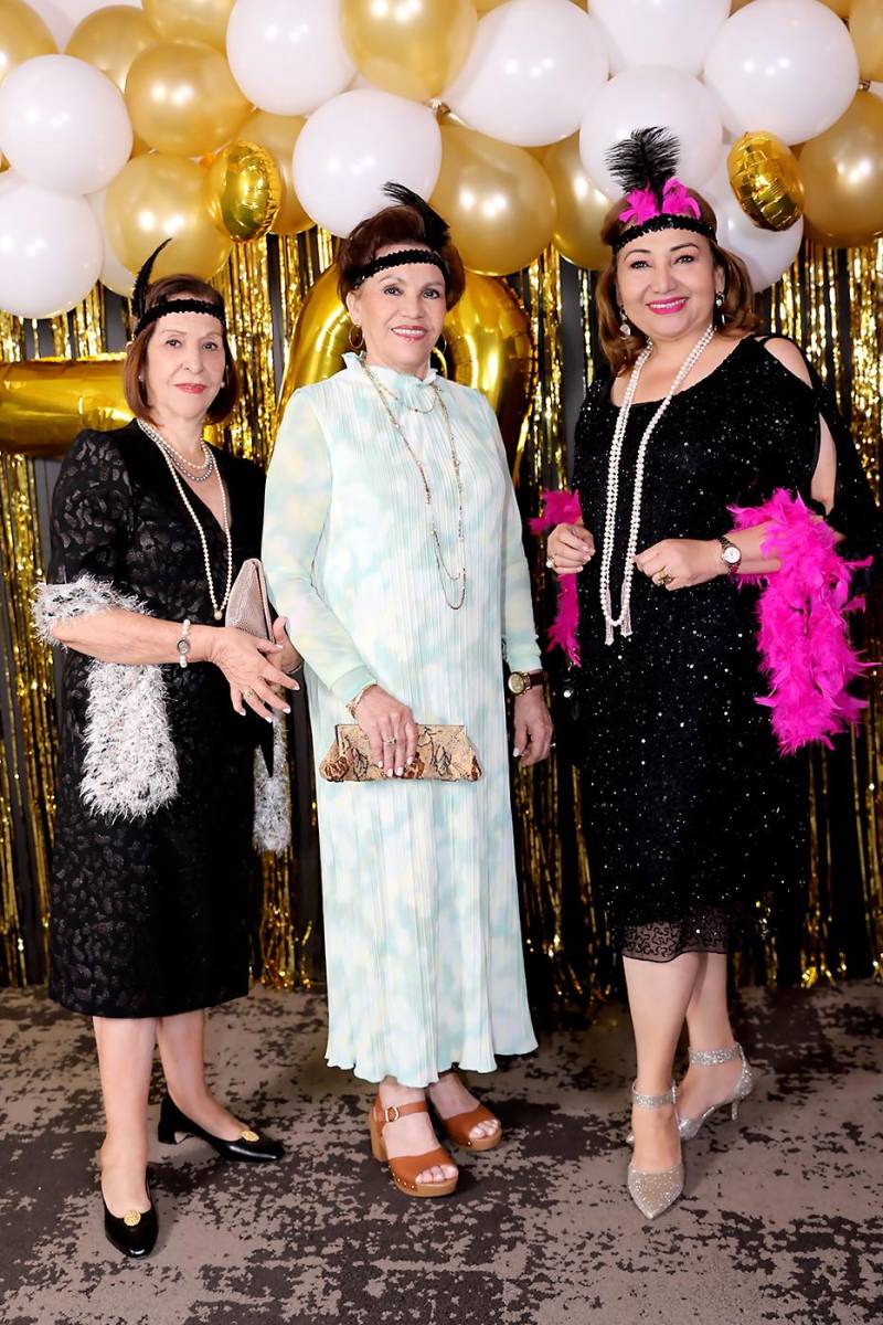 Gloria de Cruz, Leonila de Argueta y Karla de Espinal.