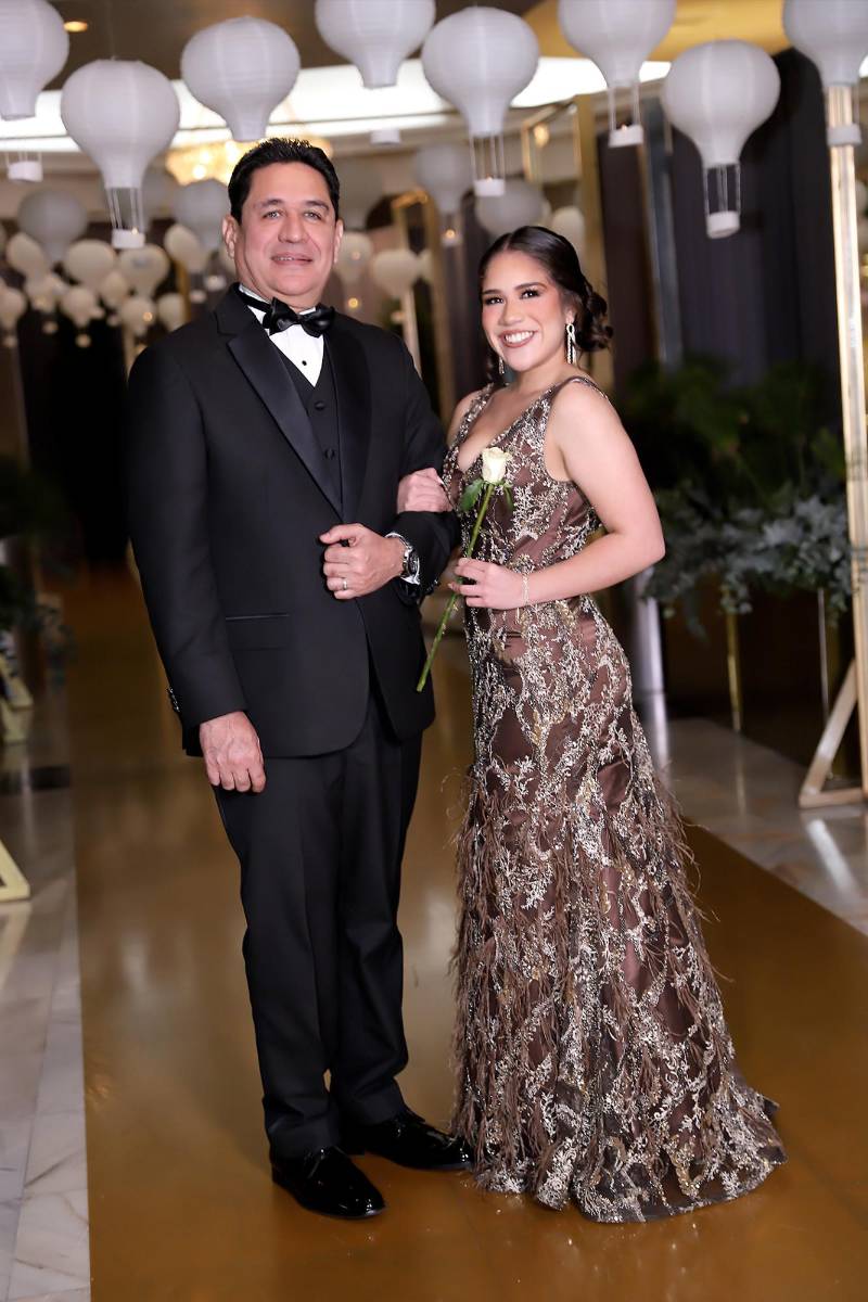 Arianna Torres con su padre Mario 