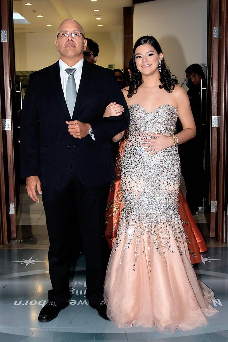 Vicente Aguílar y su hija Renata.