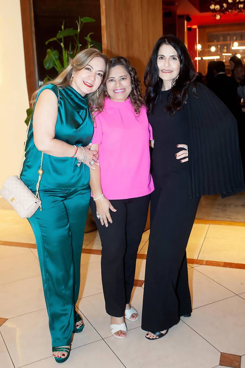 Nelsy Bográn, Amalia Alachán y Claudia Jordán.