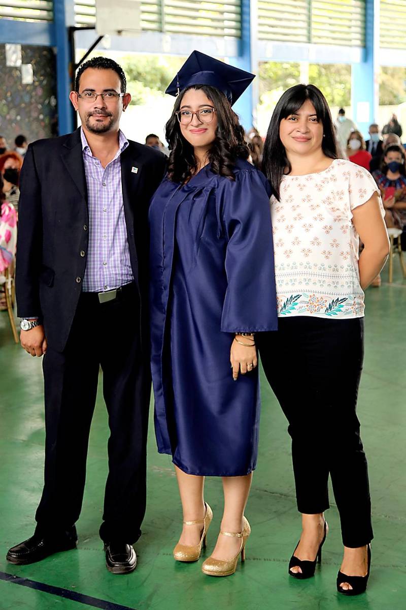 Entrega de títulos del Liceo Franco Hondureño 2022