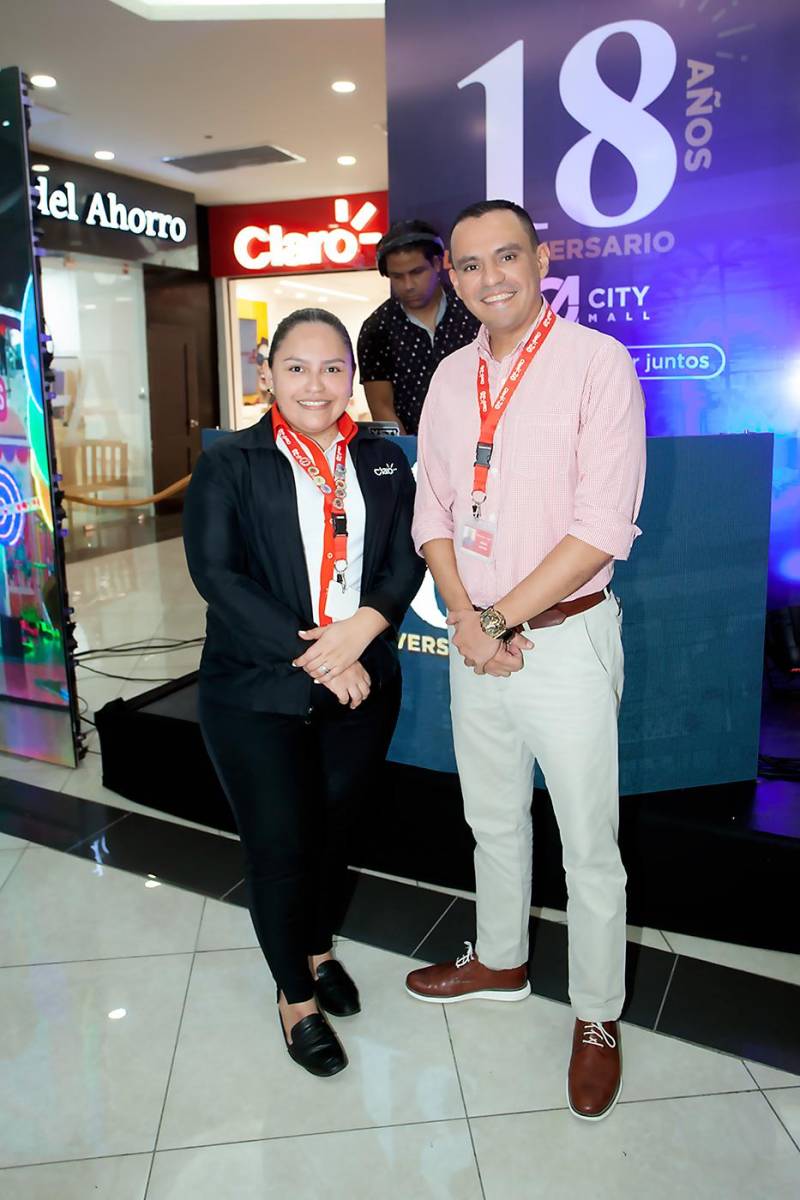 Karol Solano y Edwin Santos.