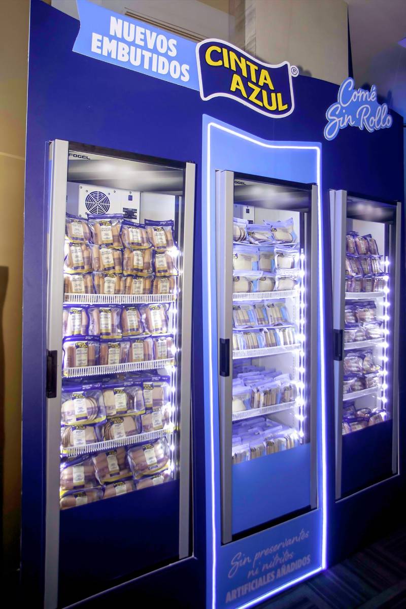 Asi fue el lanzamiento de Cinta Azul un nuevo producto premium