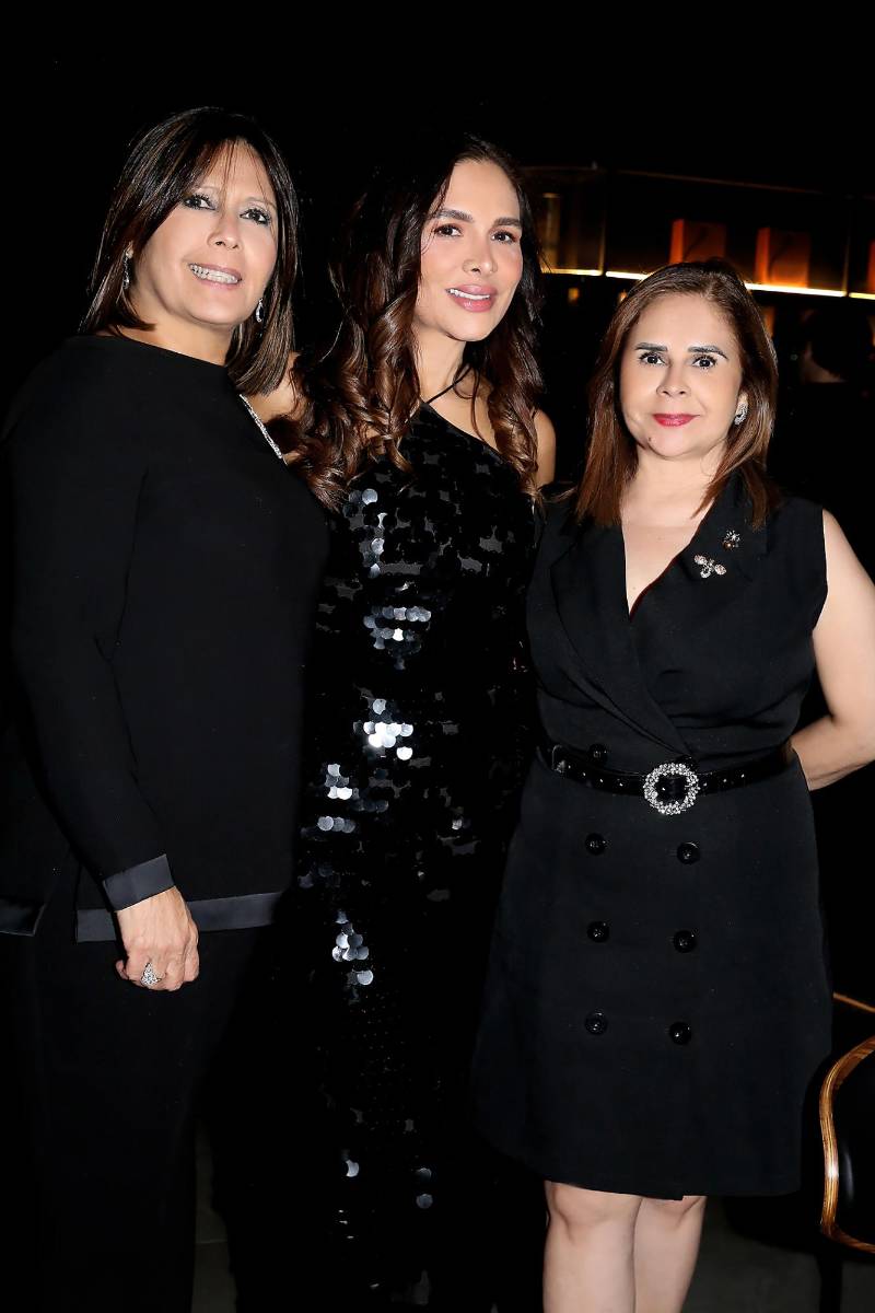 Titi Leiva, Ana Melissa Paz y Vicky Leiva.