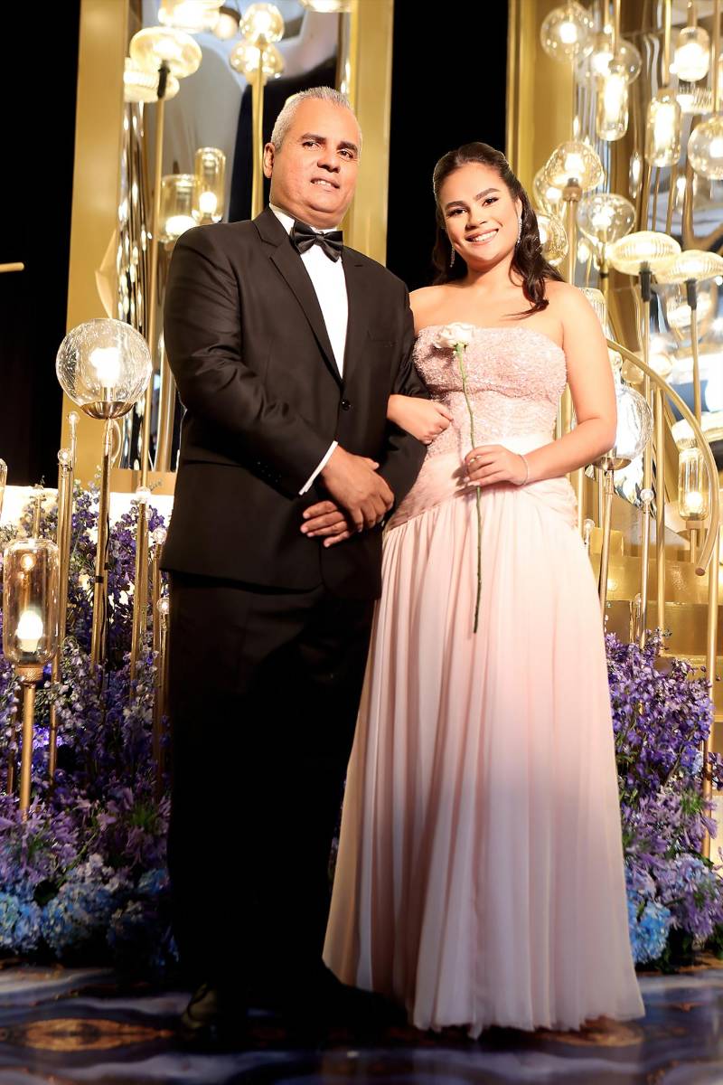 Desfile de padres e hijos en la Prom 2026 de la Escuela Americana de Tegucigalpa