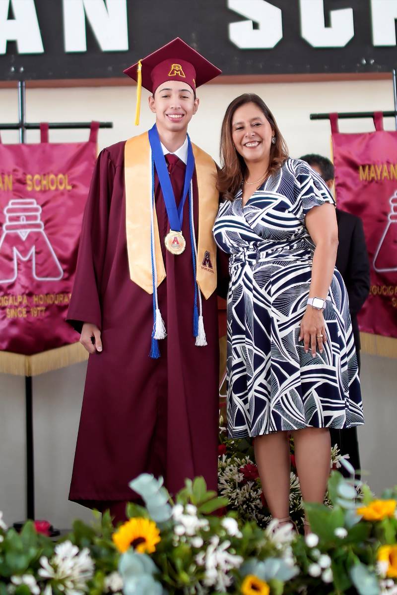 Graduación de los seniors 2026 de Mayan School