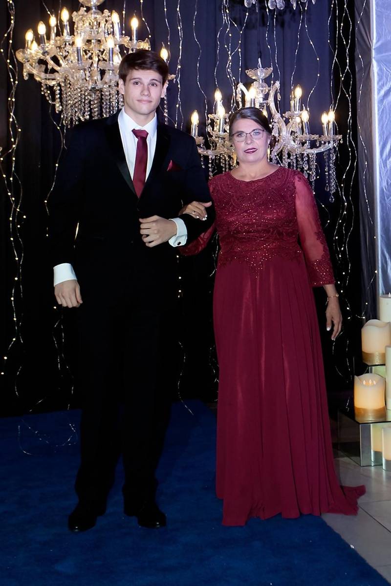 Henry Antonio Guillen y su madre Gladys Rivera.