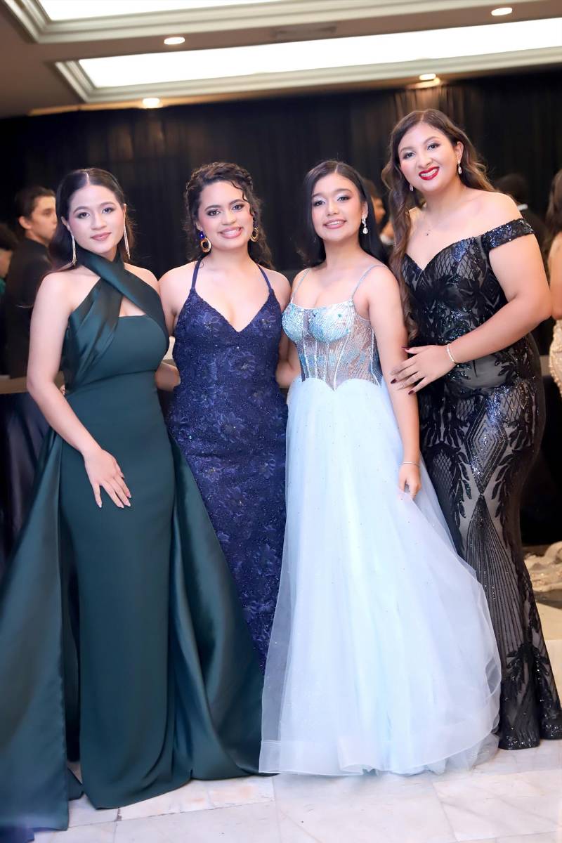 Fiesta de la prom 2025 del Instituto San José del Carmen