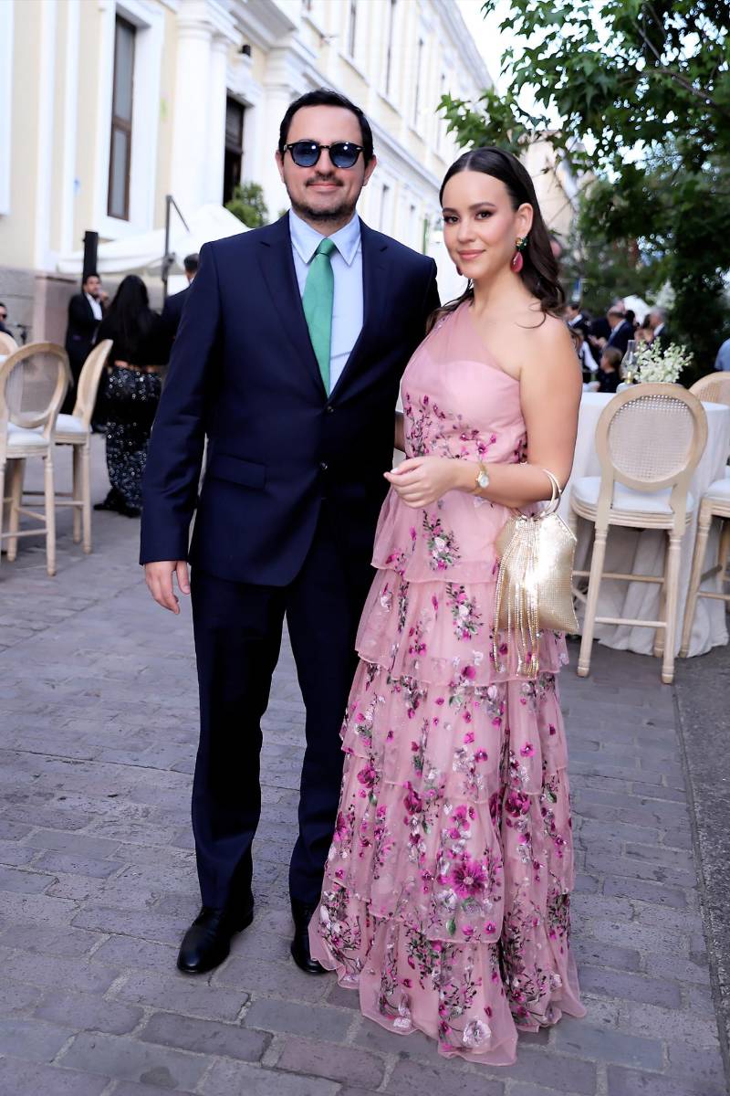 Así fue la boda eclesiástica de Ivana Lagos y Jacobo Waincier Canahuati