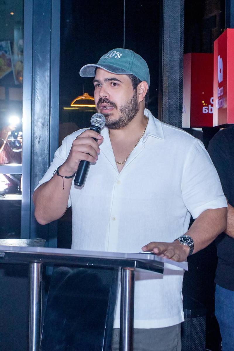 Grand opening de Tato’s Wings en Terravista Plaza