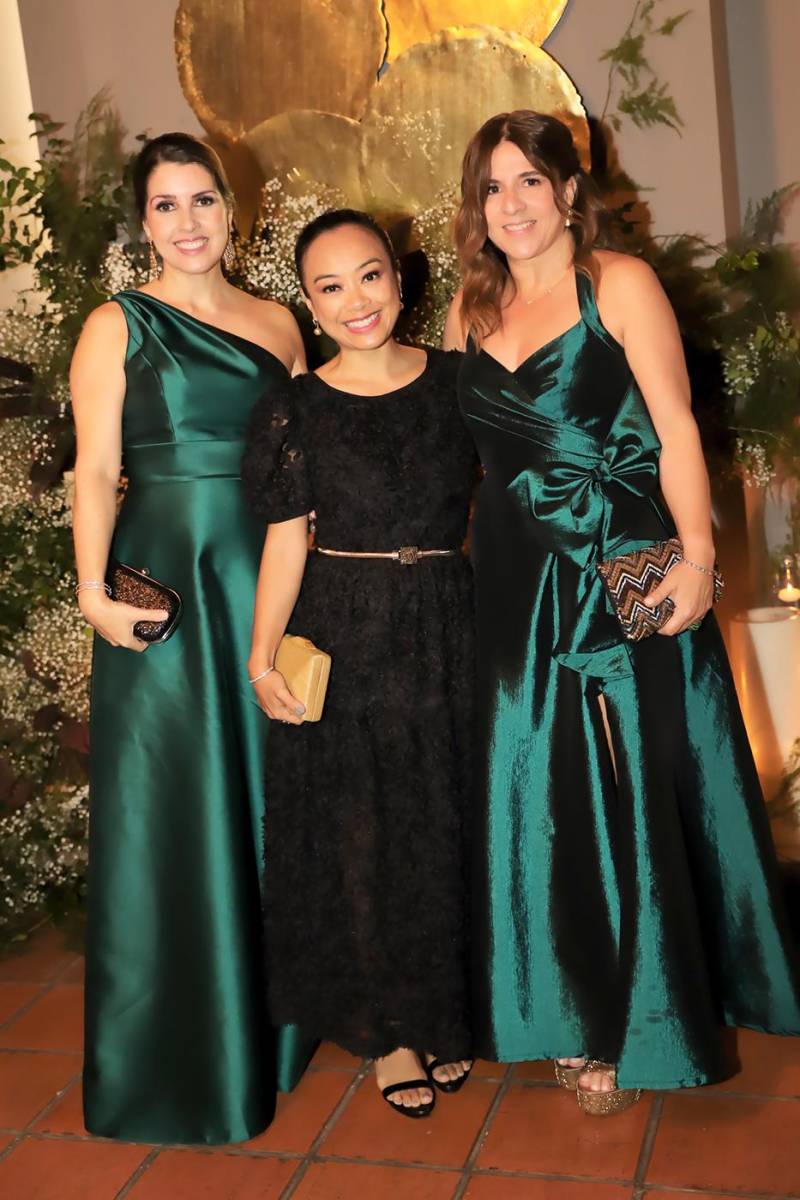 María Alexandra Campos, Janice y Joanne Gutierrez, 