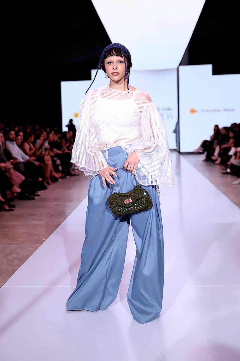 Luz Ernestina Mejía presenta Rosas Azules en la décima edición de BAC Estilo Moda