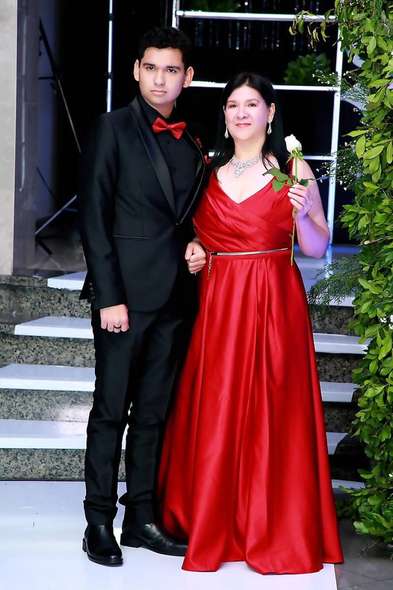 Jesus Nahum Varela y su madre, Zonia Contreras