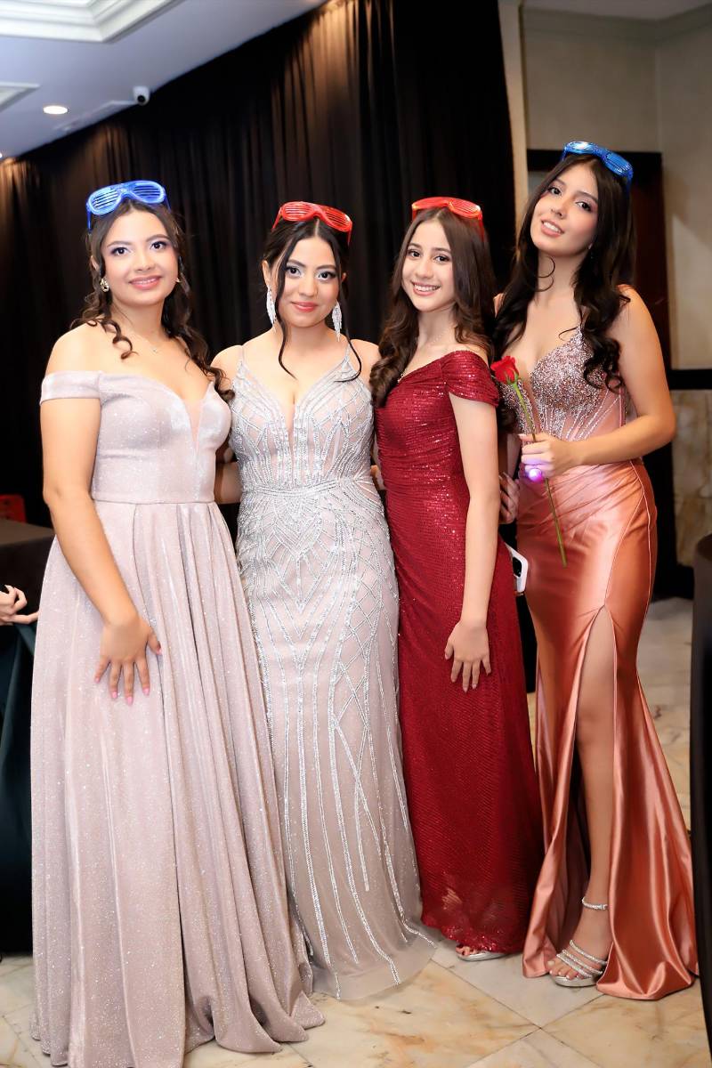 Fiesta de la prom 2025 del Instituto San José del Carmen