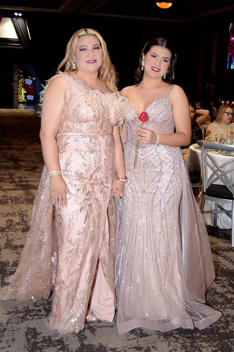 Nancy y Emily Aguilera.